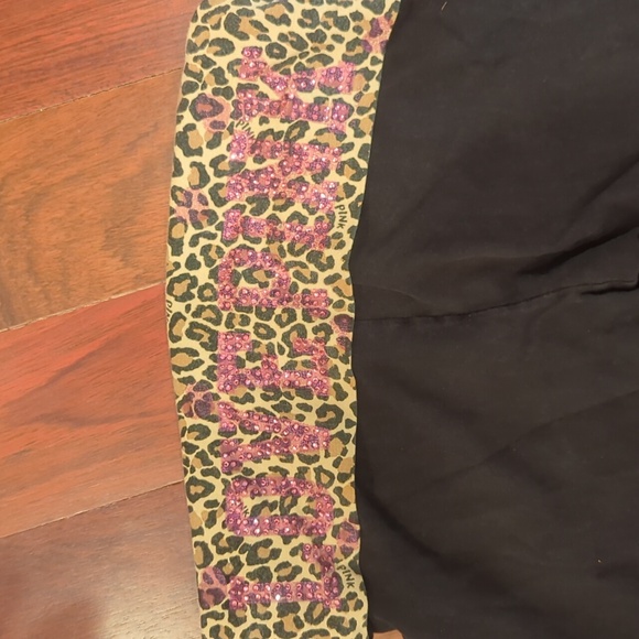 Victoria's Secret Pink Women's Black Leopard Print Waistband Capri Workout Pants - Picture 3 of 5